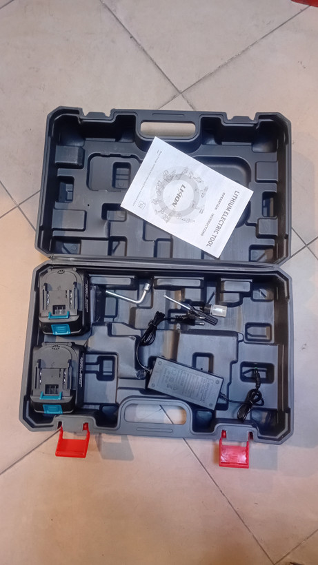 اره زنجیری شارژی 12 اینچ(۳۰ سانت)دو باتری براشلس طرح ماکیتا مدل makita M14